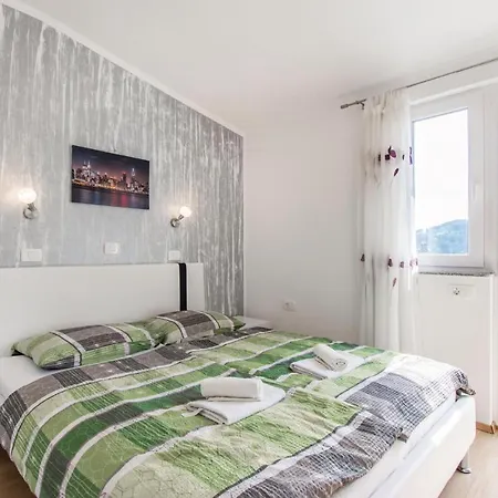 Beautiful Apartment In Piran With House Sea View